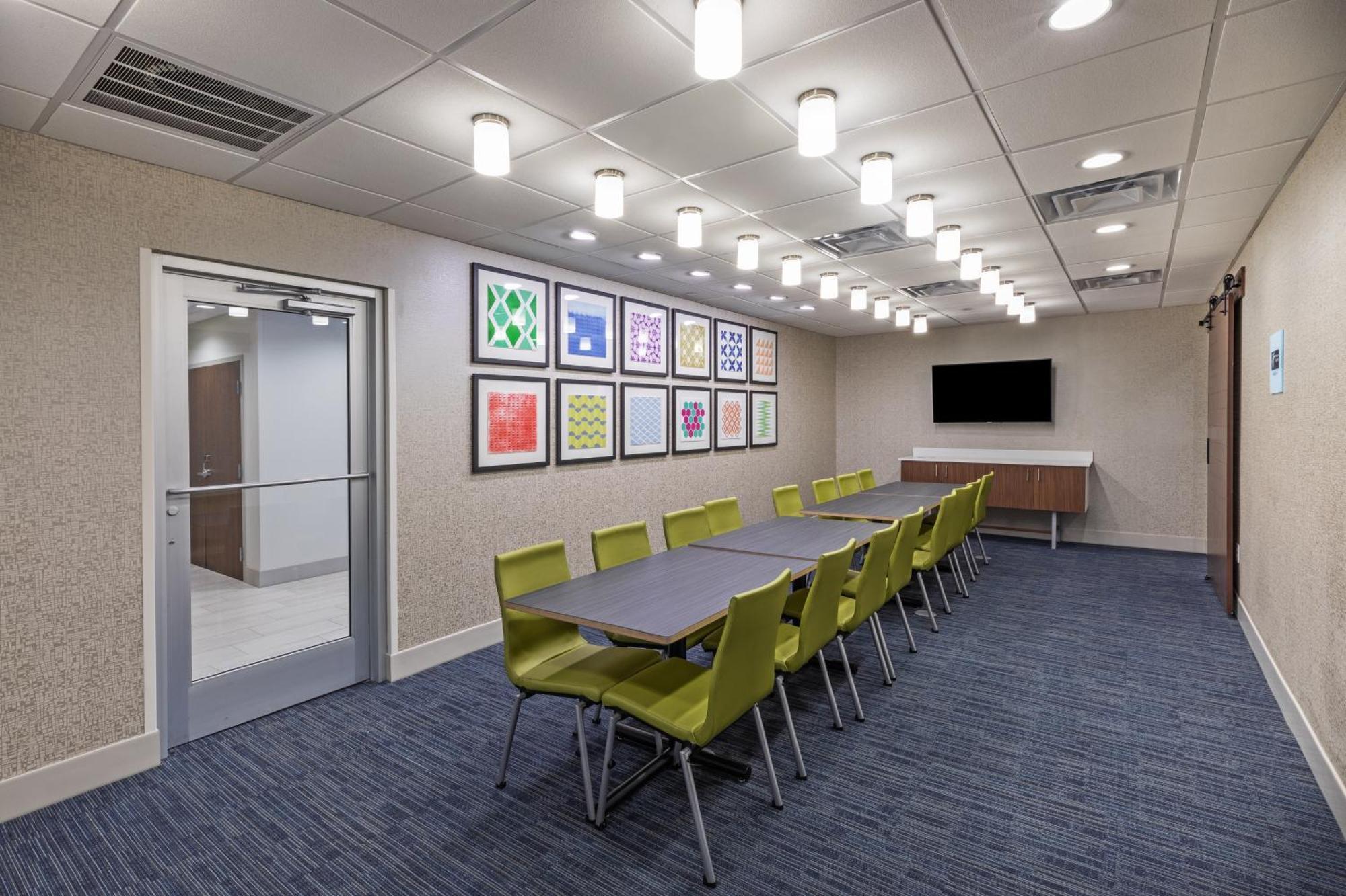 Holiday Inn Express & Suites Purcell By Ihg Exterior photo